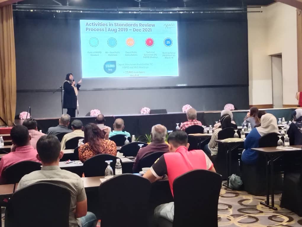 mspo_my's tweet photo. The MSPO MS2530:2022 Awareness Briefing 2022 happening now, 19th - 20th September 2022 at The Grand Renai Hotel, Kota Bharu.
Thank you to all 60 participants attending this briefing! 👏
#MSPO #MPOCC https://t.co/ifFB9kVbs5