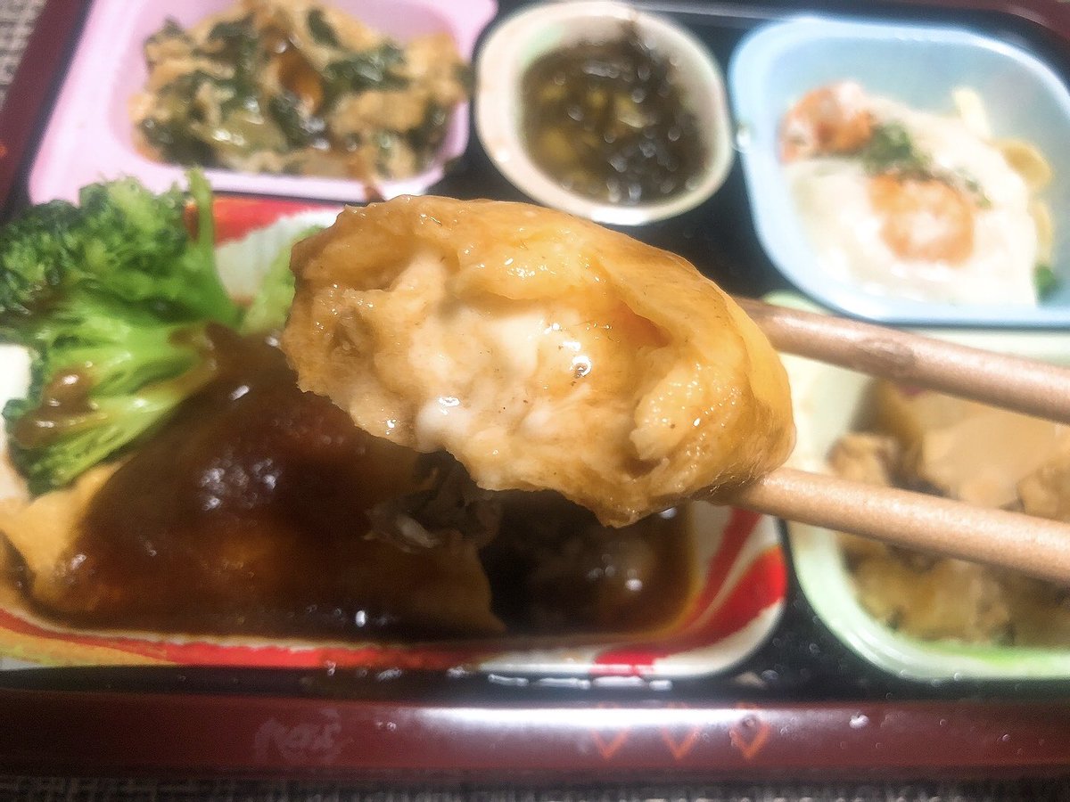 mugimarum's tweet photo. 食宅便の『オムハヤシ』

これかなり良い！
デミグラスソースがかかったオムレツで中はチーズたっぷり。

食宅便は副菜が多くてたくさんの食材が使われているから健康的！
一人暮らしの強い味方です。

#食宅便
#宅配弁当 https://t.co/jNOsbhKrWt