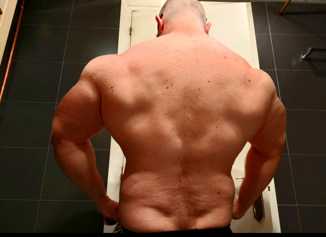 slv_bulle_78's tweet photo. Master needed.
#whipp needed

#cockcage #lockedmuscle #chastity #submissiveman  #boots #lockedinchastity #musclebottom #slavedog #muscleslave #submissiveman #obedience #servant #bootsnleather https://t.co/acvdTSVEr5