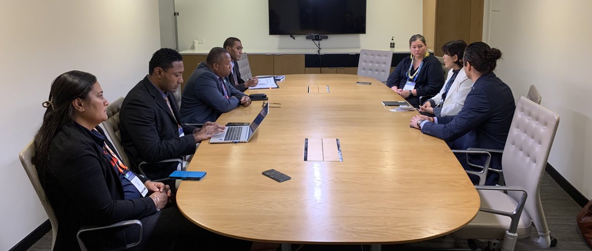 Productive discussions held between the 🇫🇯 delegation led by Hon. @ISeruiratu & the @IFRCAsiaPacific team today. 📍Top on the agenda was the review of the NDM Act ➡️the recent inaugural meeting of the #PacDRR Ministers ➡️potential areas of future collaboration