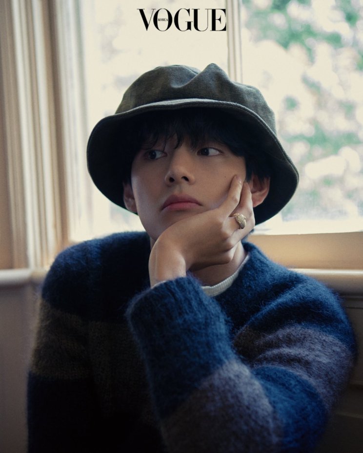 VOGUE KOREA tweet media