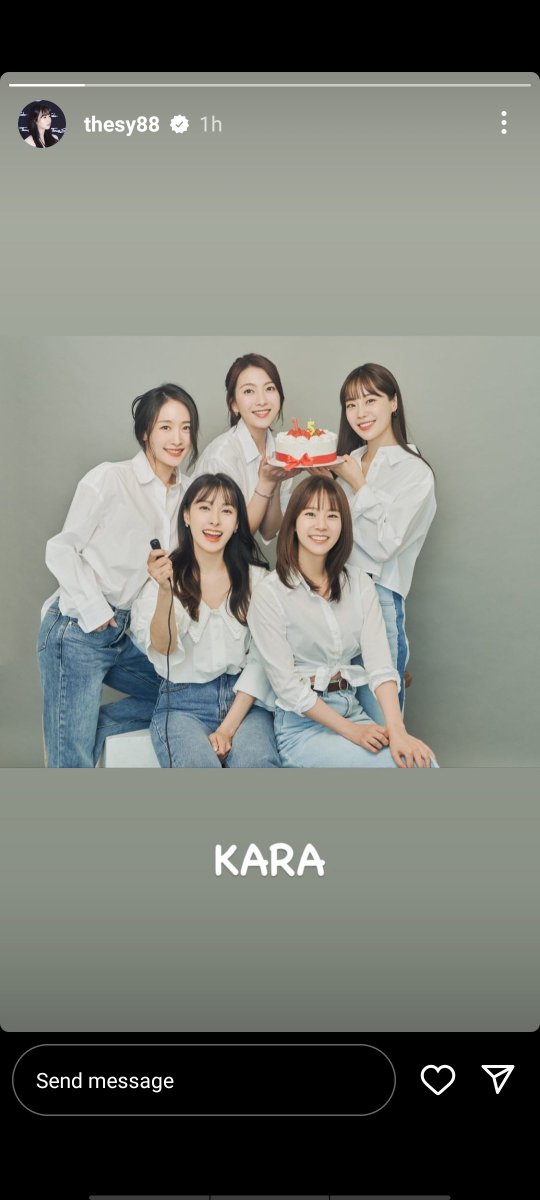 KARAfacts's tweet photo. KARA is coming back in November! 🎉 https://t.co/UTYgesoayM