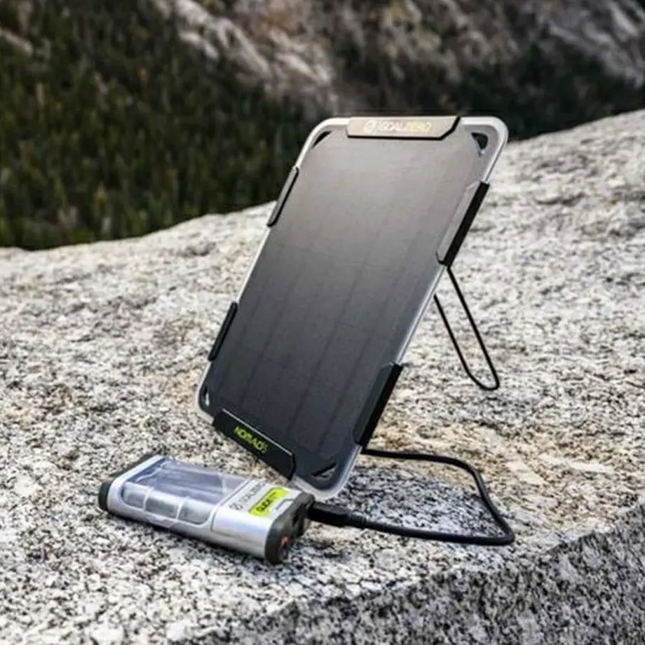 tateisukanna_'s tweet photo. 思ってるよりグングン充電します
GOALZEROのNomadシリーズ
あした電気止められても
晴れてさえいれば
なんとかなるって思えちゃう
ソーラーパワーってスゴイ
#タテイスカンナ #goalzero #nomad10 #solarpanel #nomad5 #guide10 #solorkit #ソーラーパネル #キャンプ #アウトドア #埼玉県 https://t.co/KJmIjw81y2