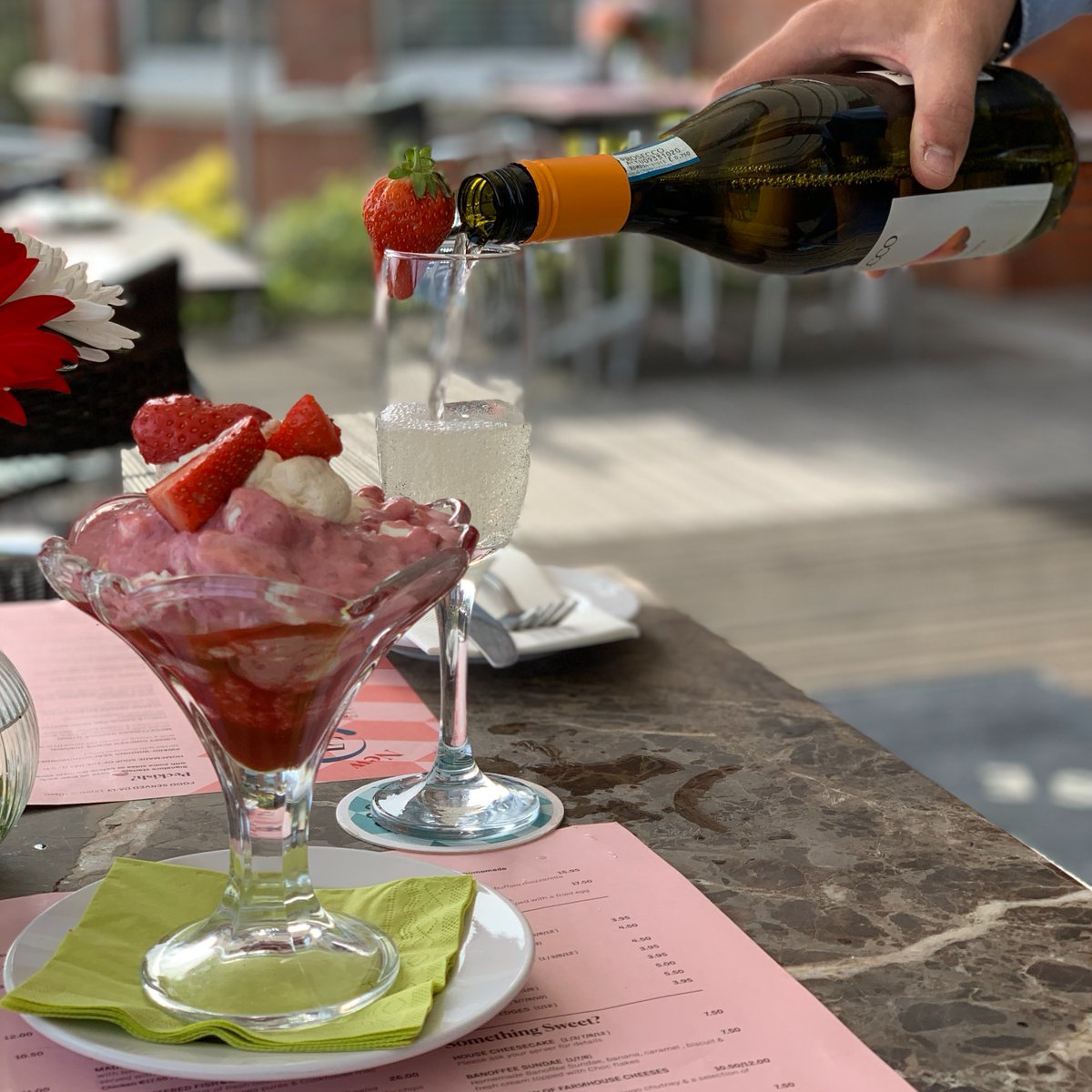 McGettiganscork's tweet photo. Let's start the week with a sweet treat - show your appreciation for our Eaton Mess!
#purecork #corkcity #corkireland #theaddresscork #lovincork #Cork #PureCork #Pure_Cork #supportlocalbusiness #keepdiscovering #failteireland #earlybirdmenu https://t.co/RxtwUAsNy7