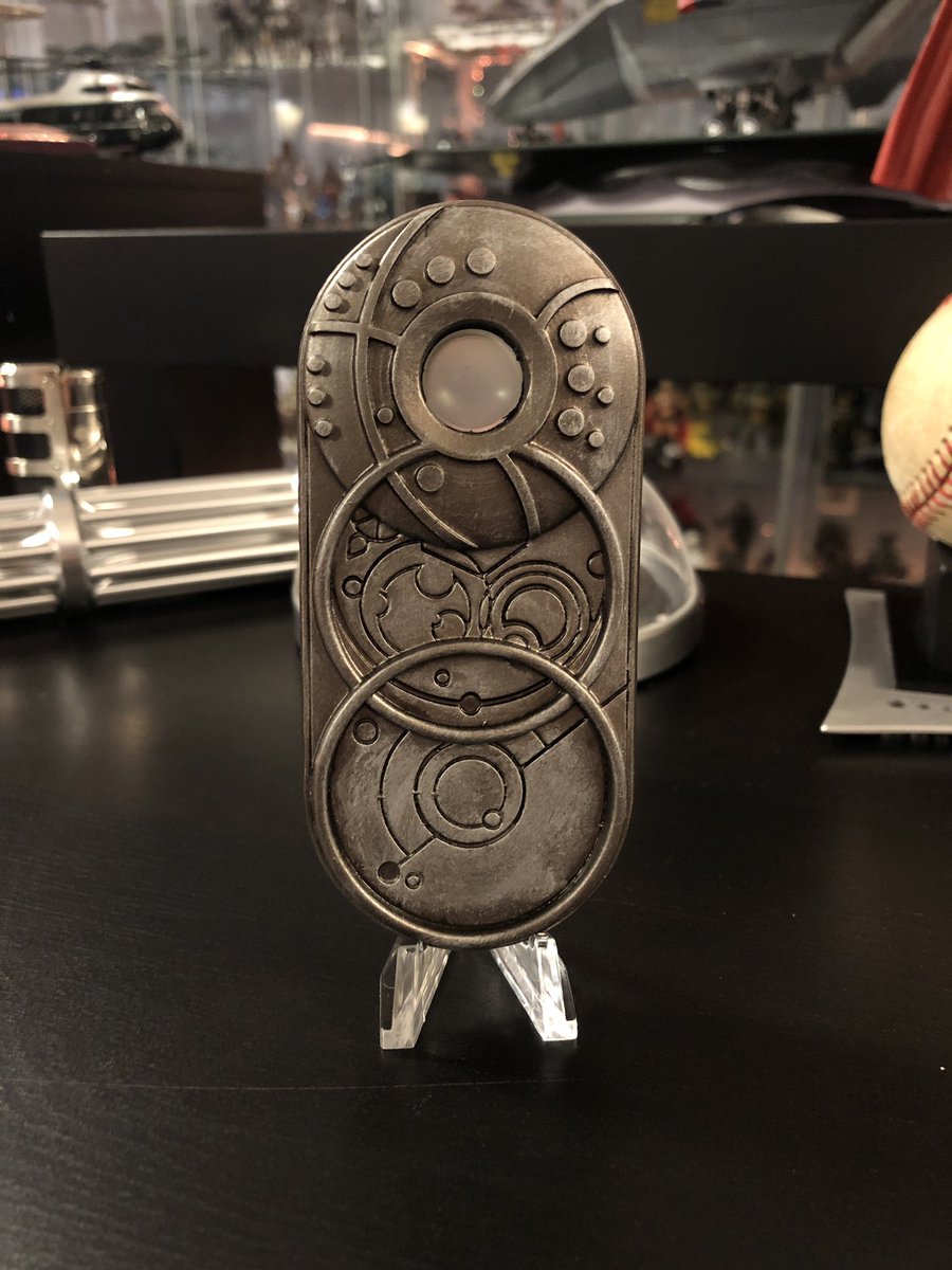 GeekToyLove's tweet photo. Found a small lens that fit the Neural Block perfectly and frosted it. Also added more weathering to the body and I’m calling it done.
#2022Projects #GeenDen #DoctorWho https://t.co/7tYKKpZZyo
