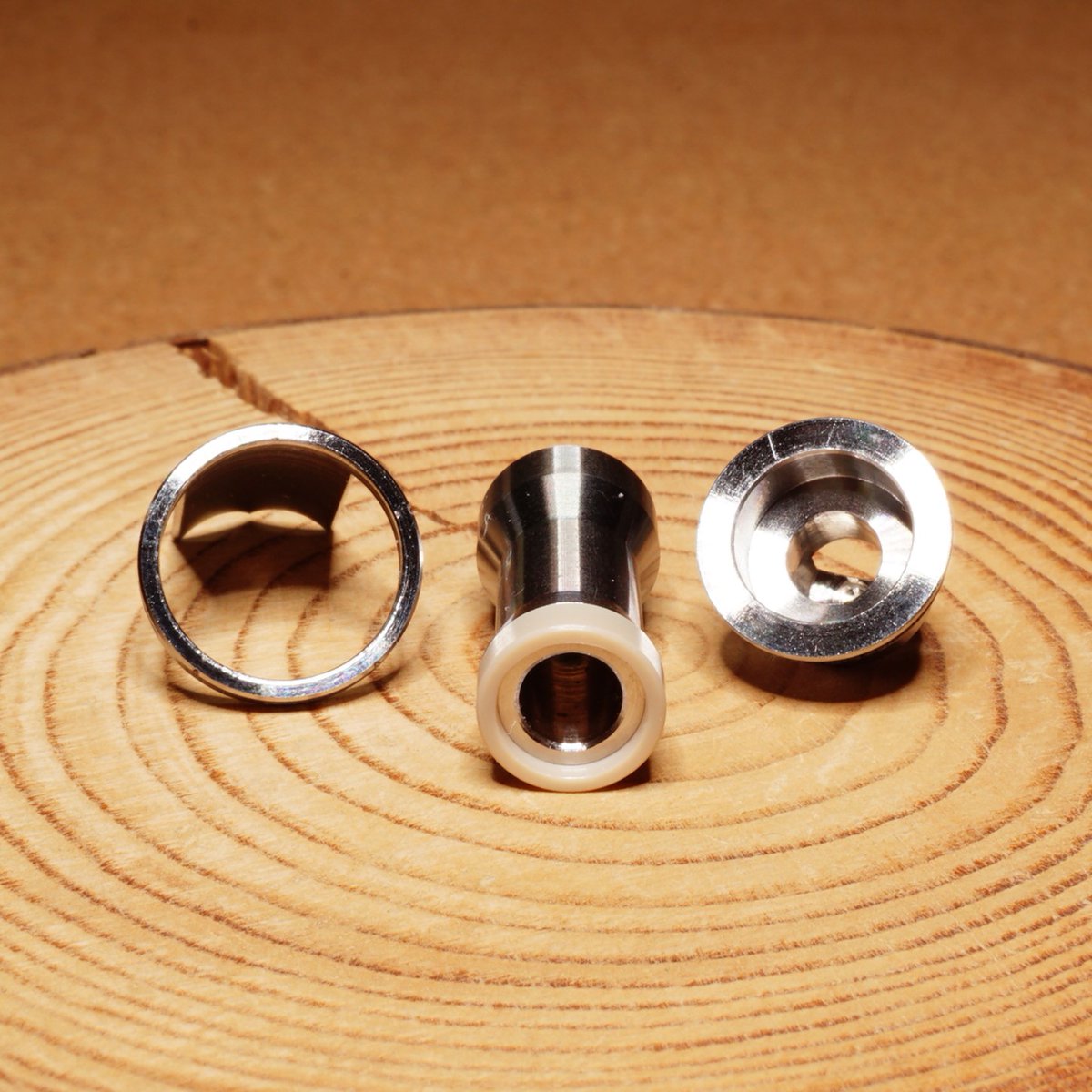 VAlphaline's tweet photo. お世話になっております。お取引いただいた「Monarchy Vapes｜PreMobb FLV SS - EUC Coil Bridge adapter」は先程発送完了しました。到着まで今しばらくお待ちください。今後とも何卒よろしくお願い申し上げます。#MonarchyVapes #PreMobb #FLV #SS #EUC #BilletBox #Vape #vape好きな人と繋がりたい https://t.co/Kpp7obRhsC