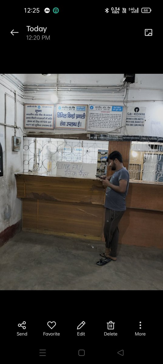 eQACa15xQUfFuPX's tweet image. Hmesha ki trh apne krtvyon ka palan krte sbi ke krtbyanist karamchari. #linkfail