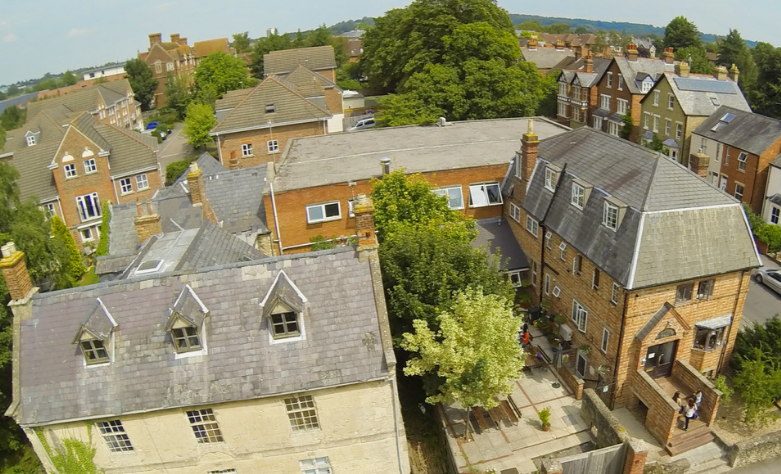 studydestiny's tweet photo. [England]Kings Education - Oxford

- in close proximity to all of the major university colleges, and transport hubs
- located in the city full of historic buildings and beautiful parks

For more information
https://t.co/iGQKogpSwW https://t.co/OYIXMnRP2S