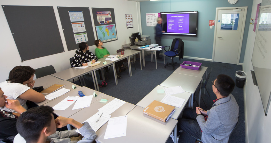 studydestiny's tweet photo. [England]Kings Education - Oxford

- in close proximity to all of the major university colleges, and transport hubs
- located in the city full of historic buildings and beautiful parks

For more information
https://t.co/iGQKogpSwW https://t.co/OYIXMnRP2S
