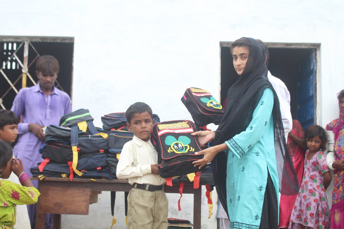 TharEduAlliance's tweet photo. Thar Education Alliance team visited Bushra Model Primary School Bansidhar Ji Dhani &amp; distributed #School_Uniform and #Hygiene_Kit among them . 
They also conducted a session on Hygiene practices.
#LetsEducateThar https://t.co/NWlNRJw05c
