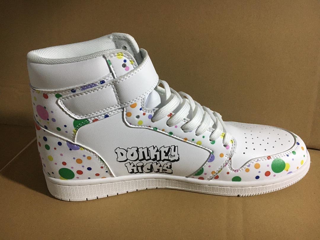 NeMo_Vad's tweet photo. Before I head to bed I want to say to everyone to look at @DonkeyKicksNFT shoes. They have great design north irl and in the NFT space. Not only that it also have many perks for holding the NFT. Go to their discord to check it https://t.co/ft9d0uev7M