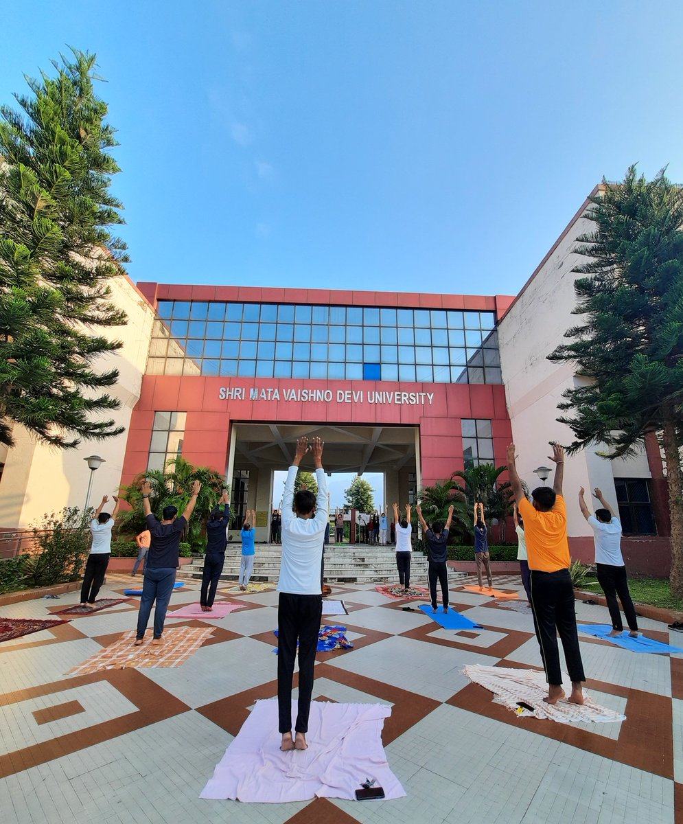 NSS unit of SMVDU Katra, started 2nd week of yoga sessions for  #YogaForHumanity 
 #AzadiKaAmritMahotsav 
@ianuragthakur
@_NSSIndia 
@NssrdD
@NisithPramanik
@YASMinistry
@pankajsinghips
@moayush
@Hr_Educationjk