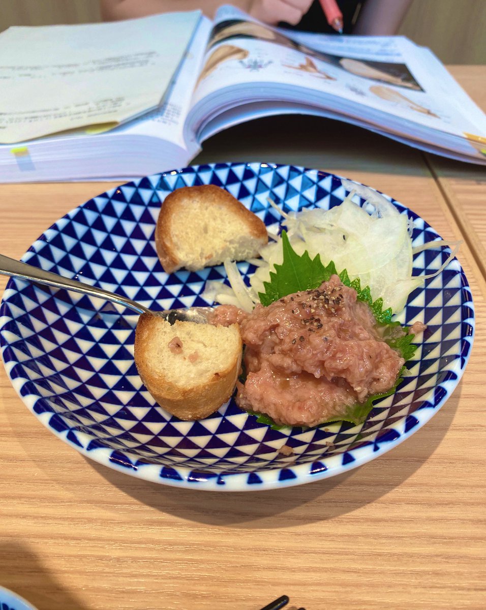 ネギトロパンうますぎる