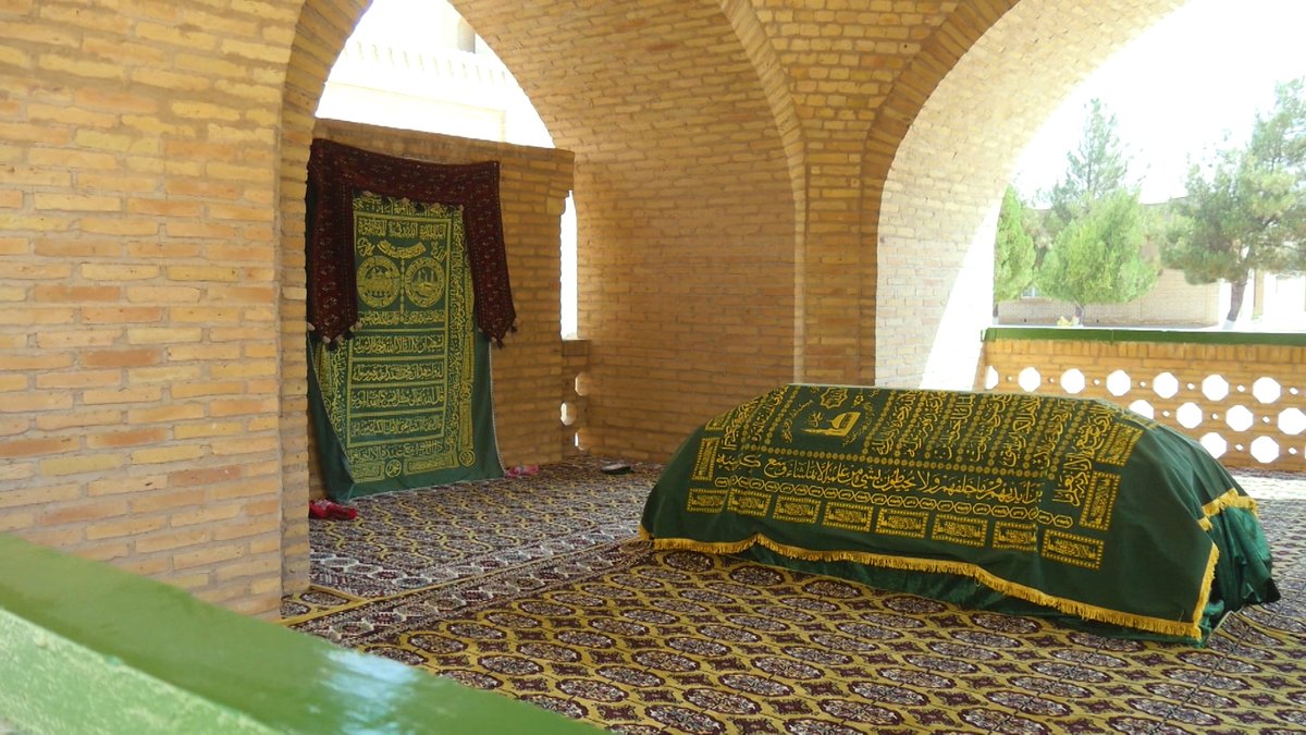 Horasan’ın Kâbe’si, Yusuf-u Hemedani Külliyesi
Türkmenistan’da bulunan Merv şehri Türk İslam tarihi açısından önemli bir yere sahip.
UNESCO Dünya Mirası listesinde yer alan bu kadim şehirde, Horasan’ın Kâbe’si olarak bilinen Yusuf-u Hemedani’nin külliyesi bulunuyor.