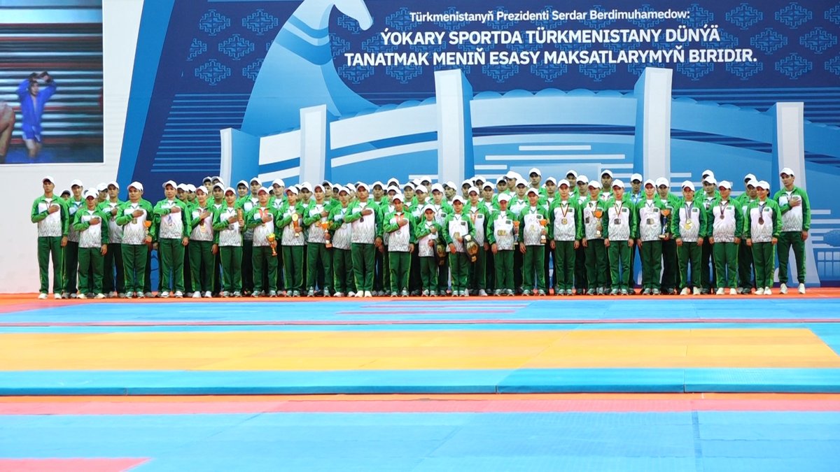 Türkmenistan’a Madalya Getiren Sporcular İçin
Ödül Töreni Düzenlendi
Türkmenistan’da genç sporcuların yetiştirilmesi için yapılan yatırımlar meyvesini verdi.