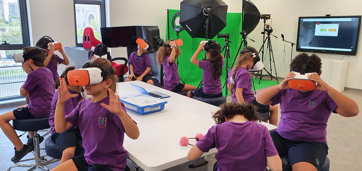 dwdeeds's tweet image. FIRST DAY of school. ClassVR headsets. GEMS International School Cairo. #gems #gemscairo #gisc #vr #virtualreality #classvr #egypt #internationalschools
