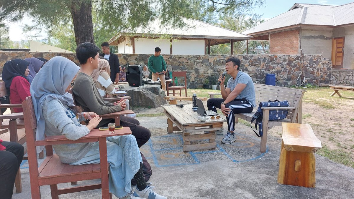 AcehFilmFest's tweet photo. Kelas keaktoran bersama @wikanarif https://t.co/Wm7oBOr71H