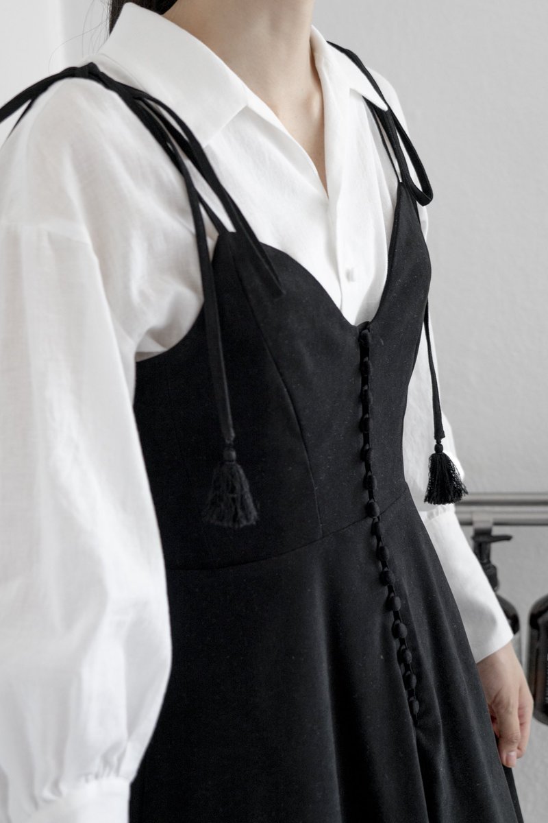KFdesign_32's tweet photo. 本日9/19はSUBLIMATIOのTerra Coat DressとBLACK TASSEL DRESSの在庫販売開始日です。
20:00はSUBLIMATIOオンラインストア集合で!
#SUBLIMATIO https://t.co/JVHD1dJtAv