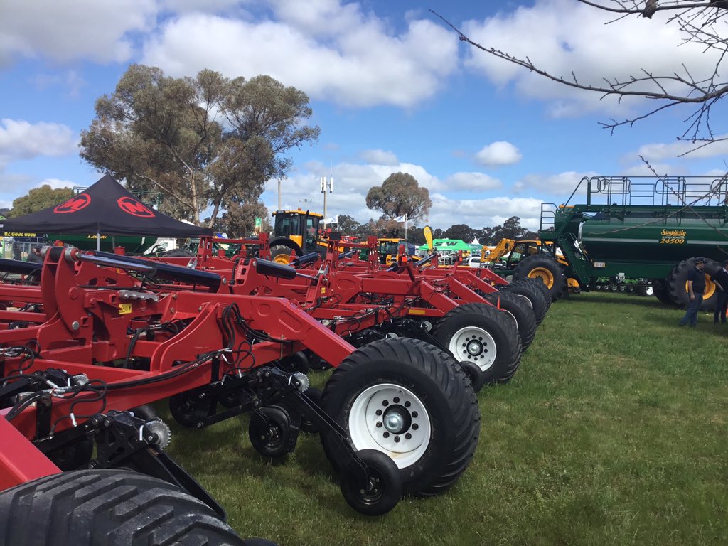 HentyMachineryFieldDays tweet media