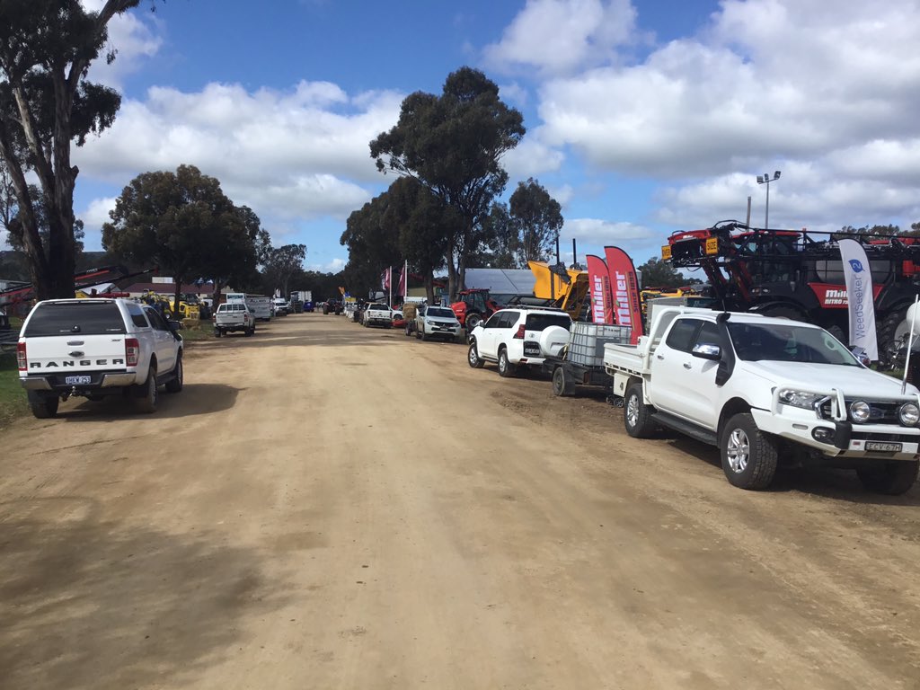 HentyMachineryFieldDays tweet media