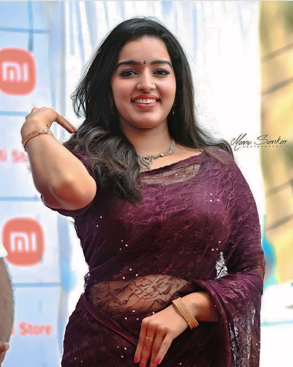 KickActress's tweet photo. #മാളവിക മേനോൻ മലയാളം ഇൻഡസ്ട്രിയിൽ പിടിച്ച് നിക്കൻ പട്ടത്തായപ്പോൾ തമിഴിൽ പോയി അവിടെ തുണി പരിച്ചു അടിച്ചു ഒരു വിധത്തിൽ കഴപ്പി ആക്കി ഇവിടെ തന്��ു ഇപ്പോ നല്ല പോലെ സീൻ കാണിക്കുന്നുണ്ട് കഴപ്പി പൂരി മാളവിക കൊടുപ്പ് പൂരി https://t.co/52yWBtDKzn