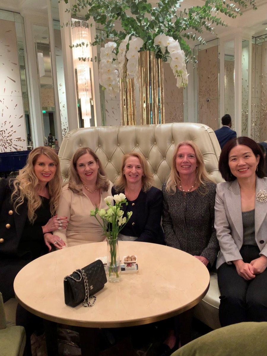CurbaMorris's tweet image. Afternoon tea with my academic sisters.
🇬🇧🫖

@Langham_London Palm Court #SMS2022 #SMSLondon #sundayinlondon