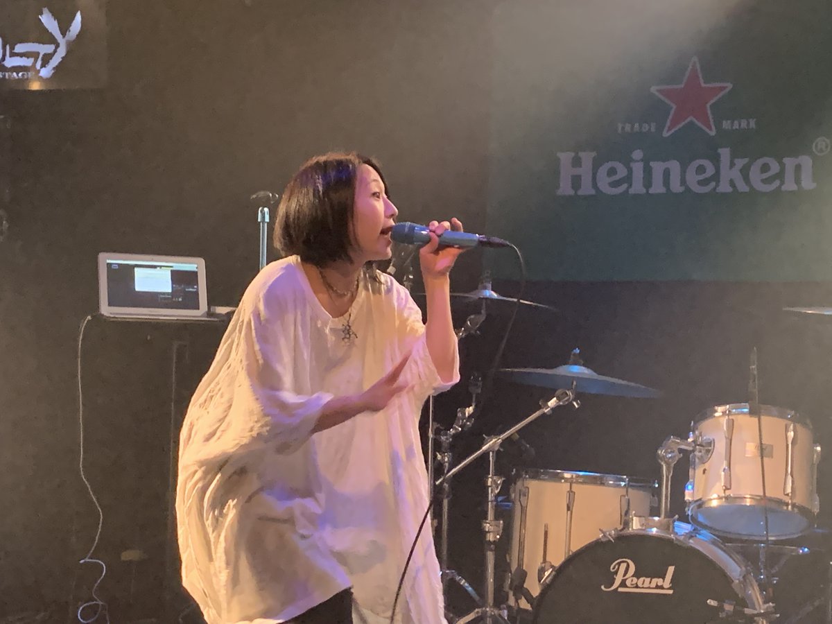karashi_1125's tweet photo. 【SHIBUYA COMPLEX#15 DAY１⑨】

そして、やはりGUILTYのFESと言えば「VELONICAL MODE」だよネ！✨

33は表情豊かでとってもチャーミングだし、44さんはキレキレのステージングをするので、聴いていても撮っていても飽きの来ない、トリに相応しいステージでした(*・∀・)ｂ

#VELONICALMODE
#SC15 https://t.co/sYBBUX43aD
