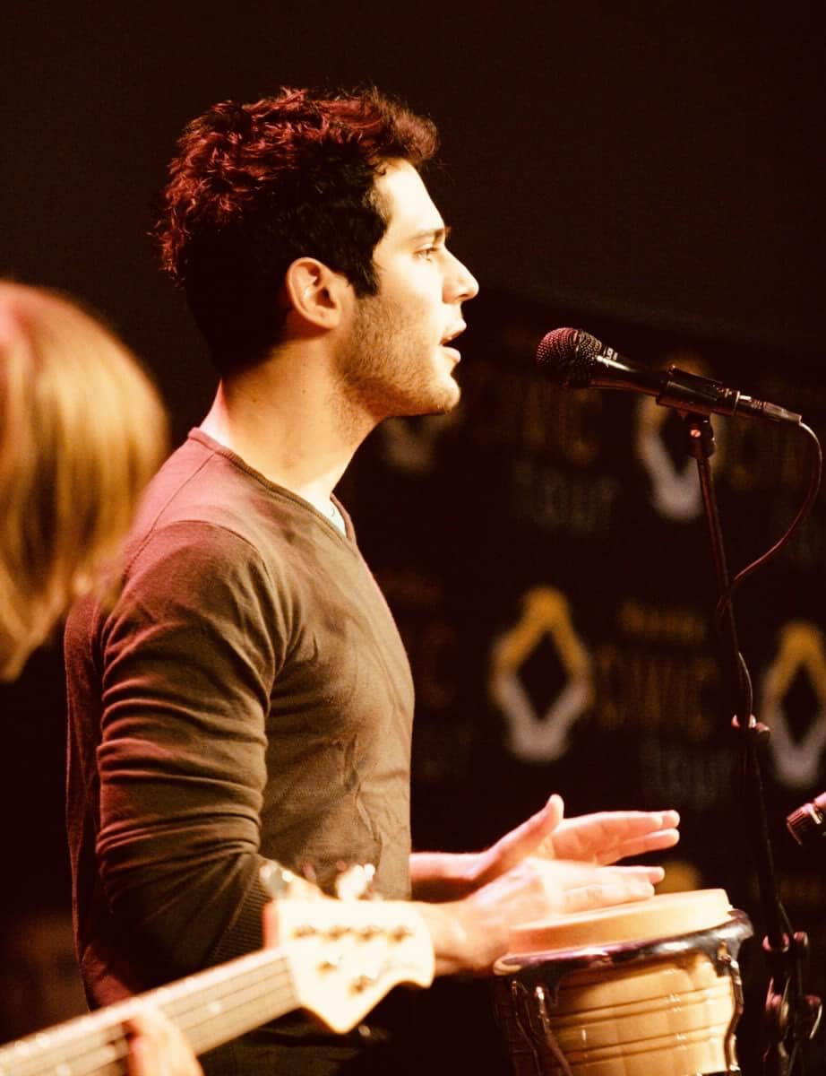 Happy birthday to Ryan Dusick (Maroon 5), 
September 19, 1977. 