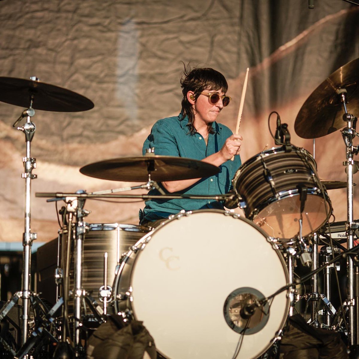 TalentedMsRiha's tweet photo. @Sleater_Kinney at @RiotFest #Chicago for @ZUMApress 
(Last attempt, lol)
#riotfest #chicagomusic #music #concert #douglasspark #festival #riotfest2022 #gonzo #photojournalism #concertphotography #sleaterkinney #riotgrrl https://t.co/2MsJe6pyrj