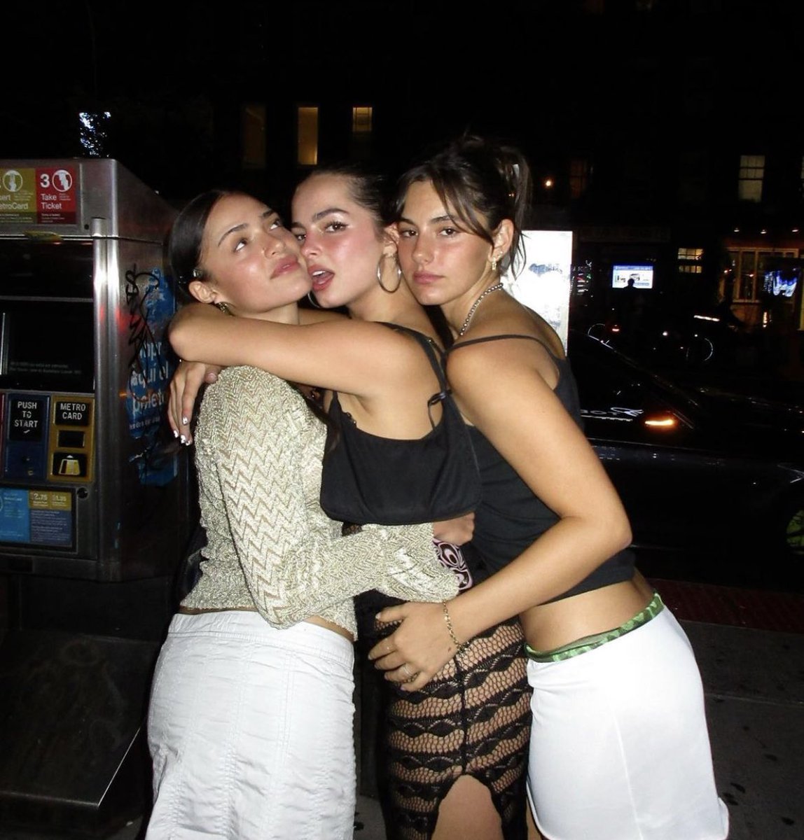 datemeaddison's tweet photo. hot girls https://t.co/zQbmrRVloM