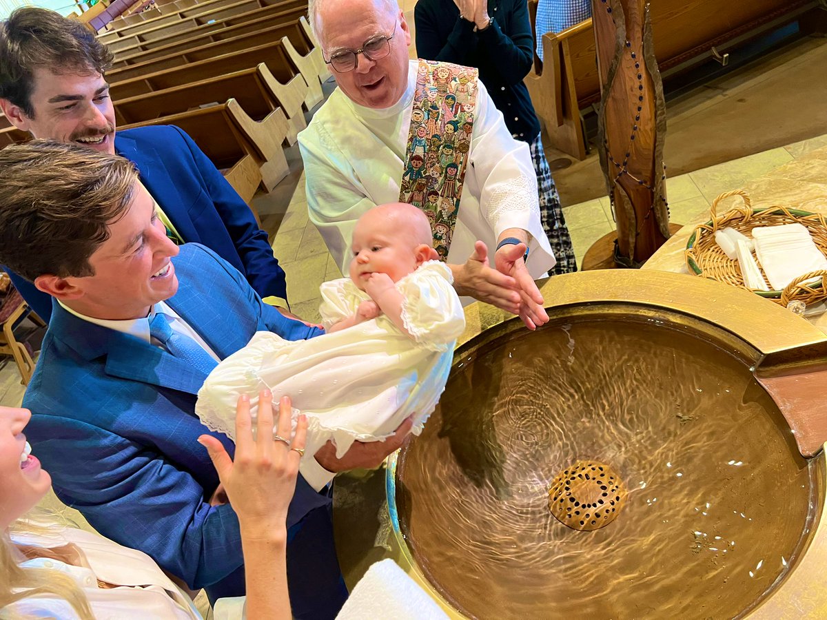 Gracie’s baptism👼🏼
Feeling so lucky to be surrounded by so much love 🤍
