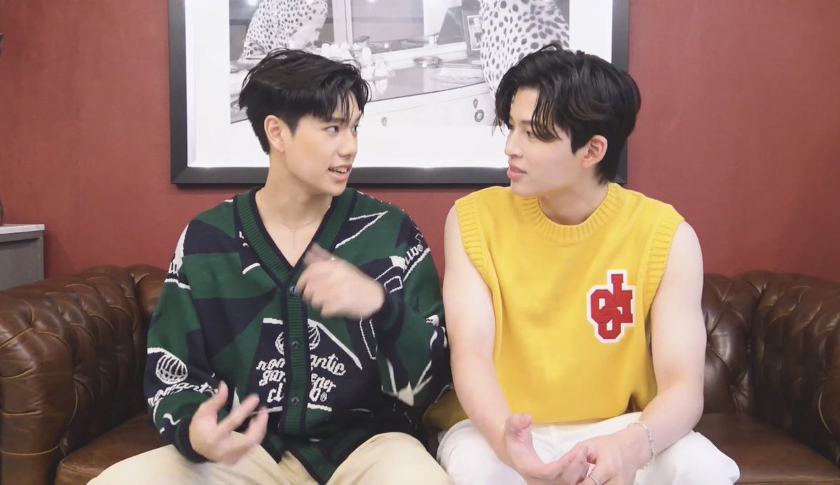 AUSSAPPPW11's tweet image. &apos;Hug magazine Talks&apos; มีโอกาสพูดคุยกับสองหนุ่มสุดคิ้วท์และแสนอบอุ่น #ปอนด... youtu.be/TR49QmifwQU ผ่าน @YouTube หวานๆ คุยเก่งเจื้อยแจ้ว😍🤍🧡 #ปอนด์ภูวินทร์ #HugMagxPondPhuwin #ppnaravit #phuwintang