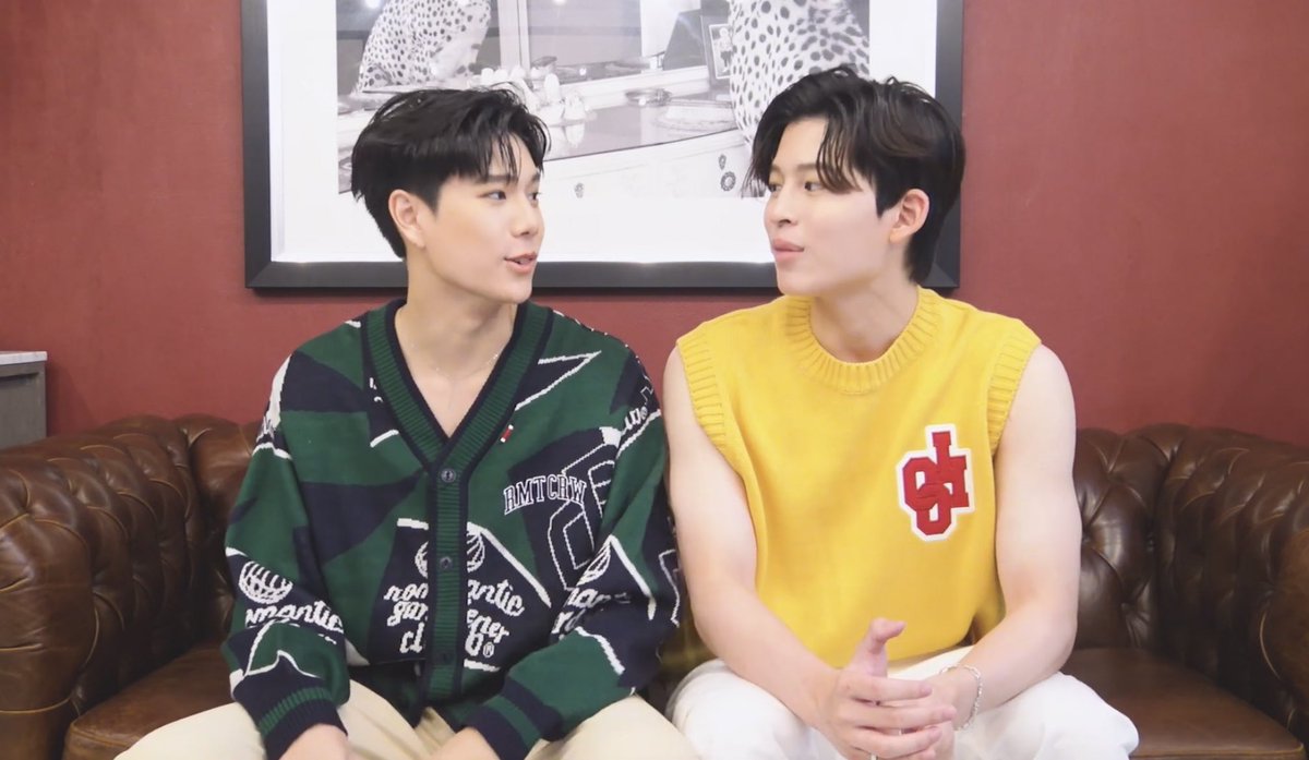 AUSSAPPPW11's tweet image. &apos;Hug magazine Talks&apos; มีโอกาสพูดคุยกับสองหนุ่มสุดคิ้วท์และแสนอบอุ่น #ปอนด... youtu.be/TR49QmifwQU ผ่าน @YouTube หวานๆ คุยเก่งเจื้อยแจ้ว😍🤍🧡 #ปอนด์ภูวินทร์ #HugMagxPondPhuwin #ppnaravit #phuwintang