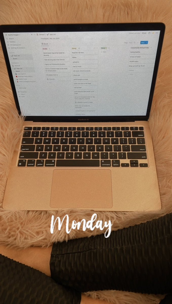 AasthaDuggal3's tweet photo. Show me how you plan your Monday!
#MondayPlanning https://t.co/YpIhyIxeWI