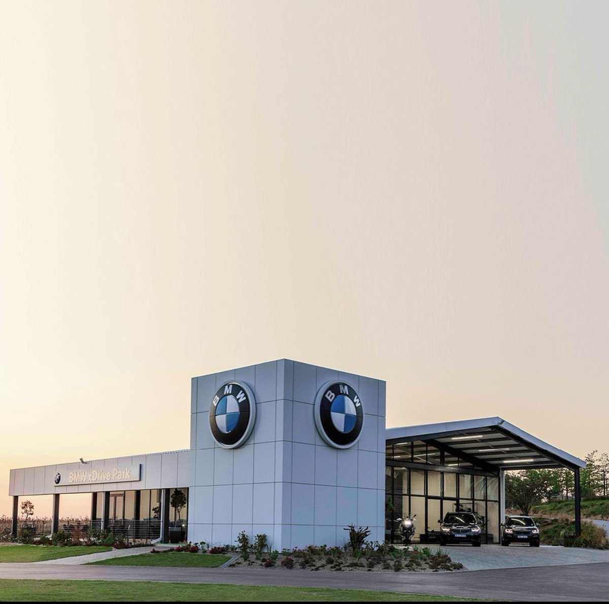 khuleonwheels's tweet image. When BMW South Africa sent us an invite for their Driving Experience, we had to head to the call. Today we’ll be joining them to get some vital driver training. 

#BMWSA #BMWDrivingExperience