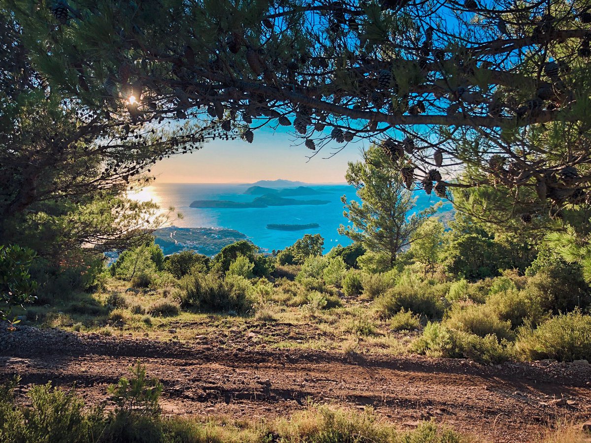 fjaka's tweet photo. #dubrovnik #srđ #elafiti #croatia #strinčjera https://t.co/nA668KXMBe