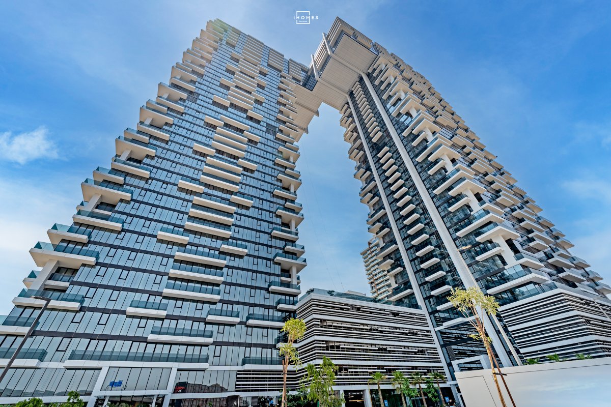 IhomesAe's tweet photo. 1 Residences in Wasl1 is perfectly positioned alongside the lush serenity of Zabeel Park

Book your viewing call us at +971 50 244 0989

#iHomes #1residences #wasl1 #zabeelpark #realestate #realtor #realestateagent #realtorlife #interiordesign #homes #househunting #homesforsale https://t.co/eWpjRYmYeR