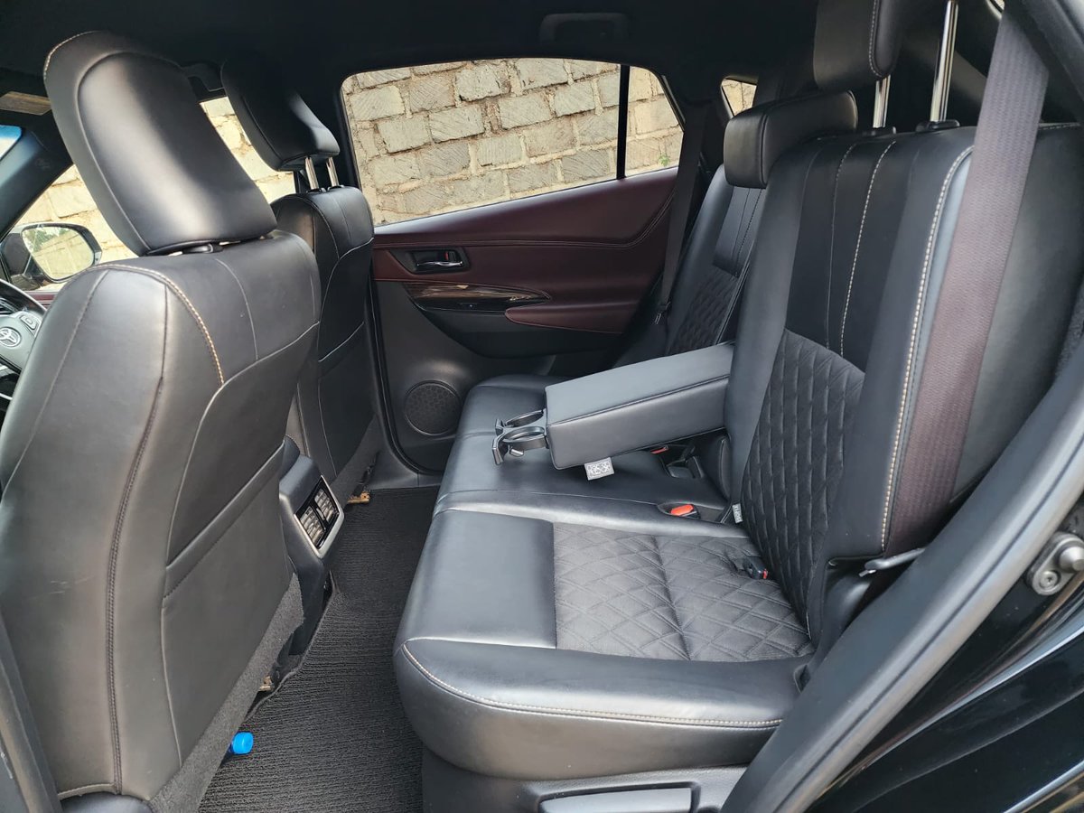 peakitmarketing's tweet photo. 2016 Toyota harrier Elegance
2000cc Petrol Automatic
Leather seats
Double steering controls
Powered seats
Price 3.45M
Bank Finance Arranged βοΈ
π² 0731308972 #shawry https://t.co/UTaTls6M1t