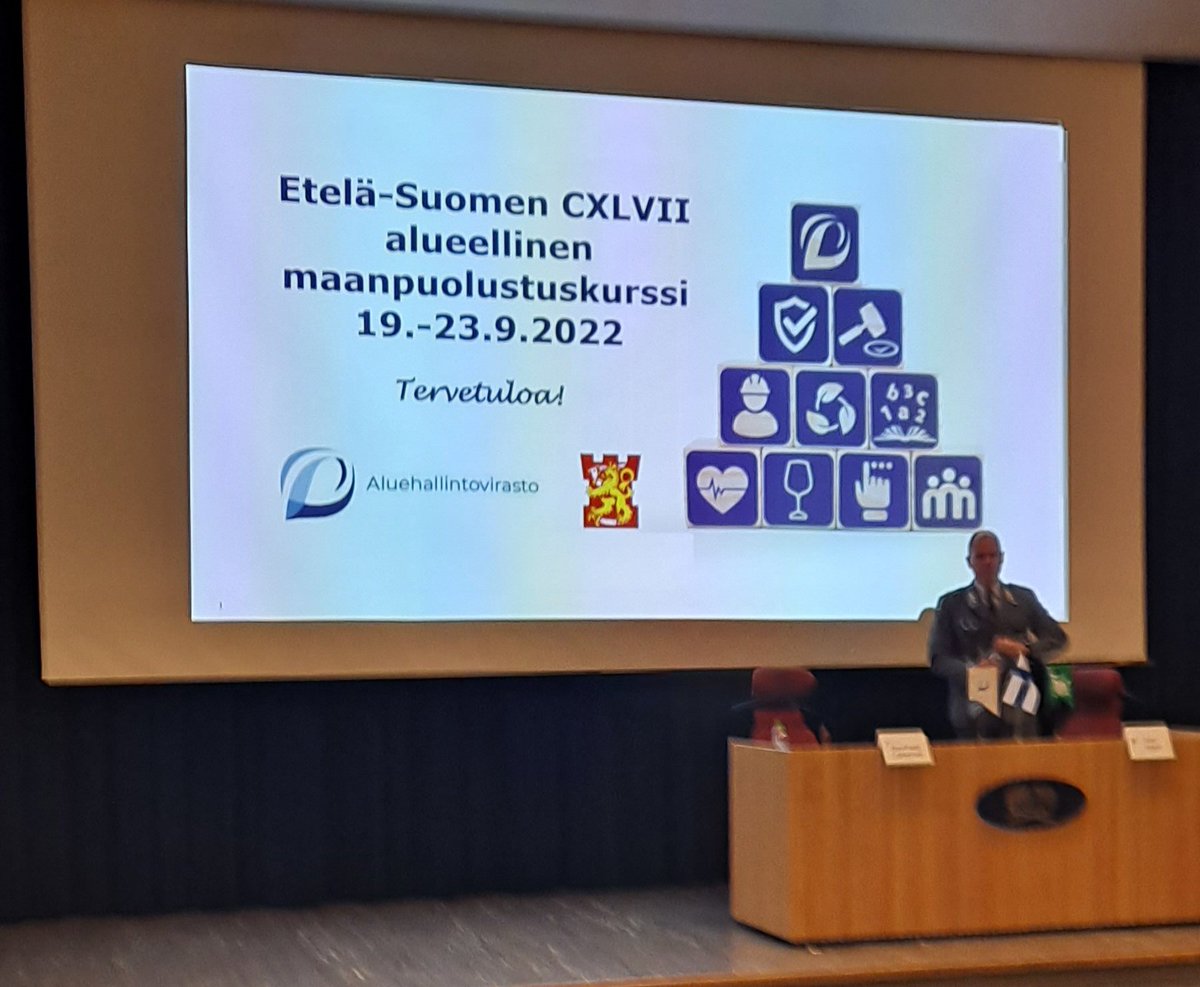 MMaenpaa1's tweet photo. Tällä viikolla ohjelmassa vähän erillaista toimintaa @ReserviupseeriK tiloissa @Haminankaupunki. Etelä-Suomen #ALMPK @AVItwiittaa yhteistyössä @KarjalanPR #KASALTSTO kanssa. Mielenkiinnolla odotan lisää oppia #kokonaisturvallisuus näkökulmastasta. https://t.co/891Fa6CrKX https://t.co/ujQUIOTkbk