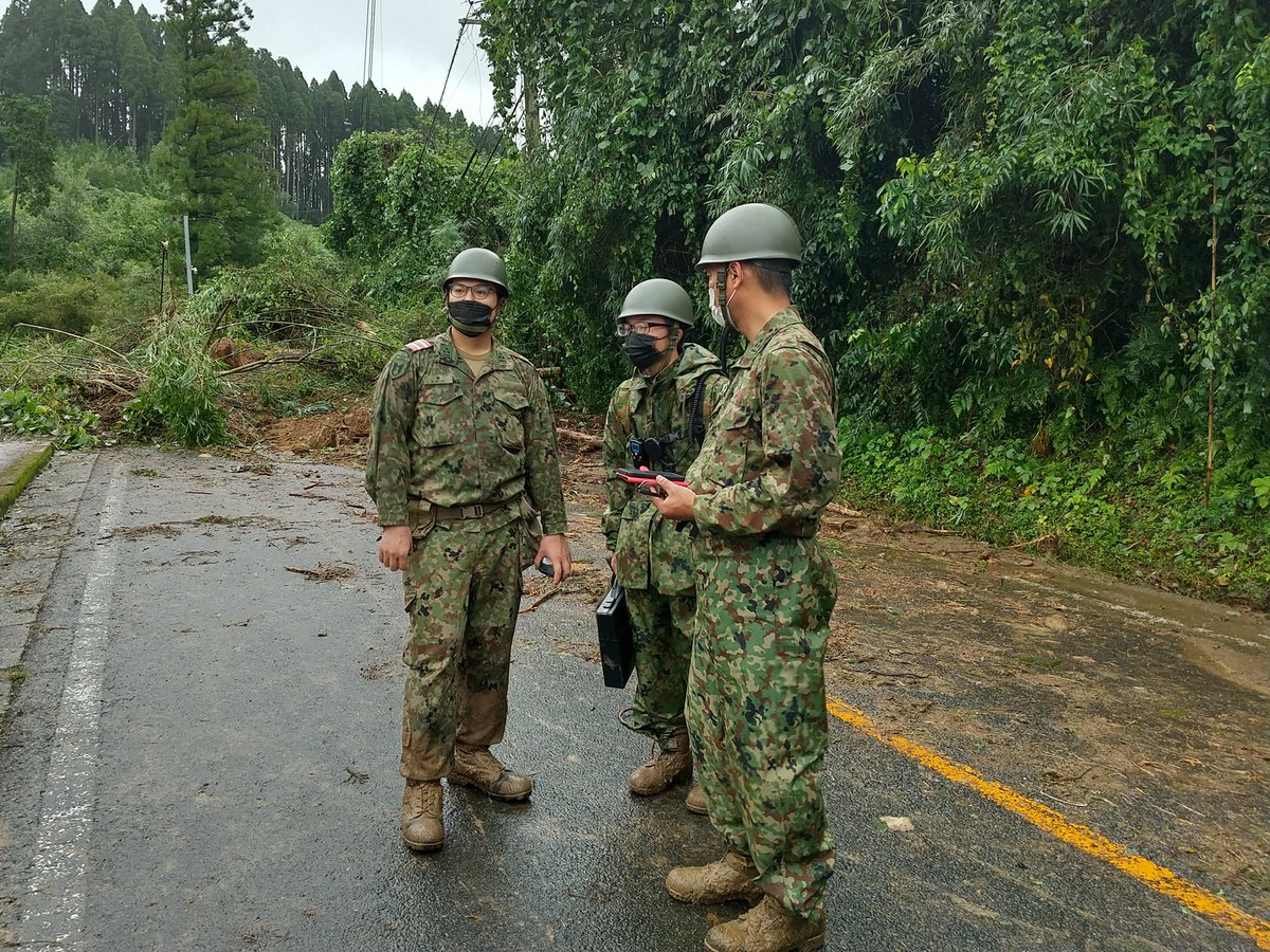 【令和4年9月19日（第３報）】 　#台風14号 に係る #災害派遣 として第43普通科連隊（都城）の災害派遣部隊は、現地において救助活動を実施しました。 #西部方面隊