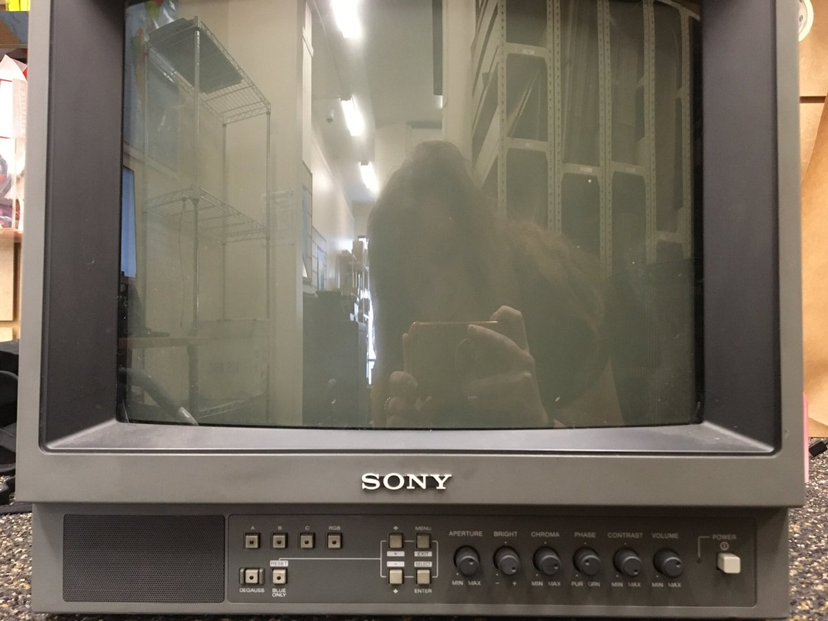 blackmoldhouse's tweet photo. Gorgeous old Sony TV, nice adjustment options https://t.co/lmunPiSrzF