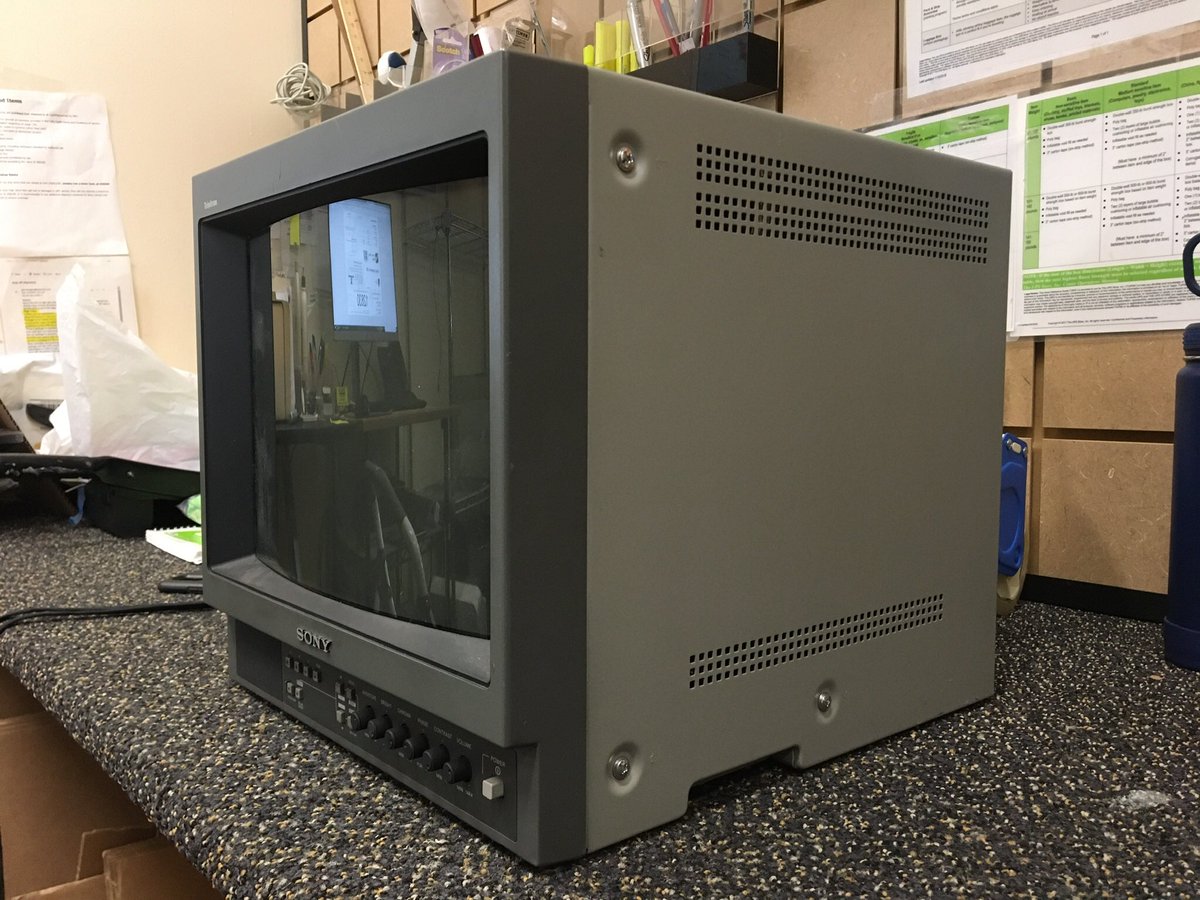 blackmoldhouse's tweet photo. Gorgeous old Sony TV, nice adjustment options https://t.co/lmunPiSrzF