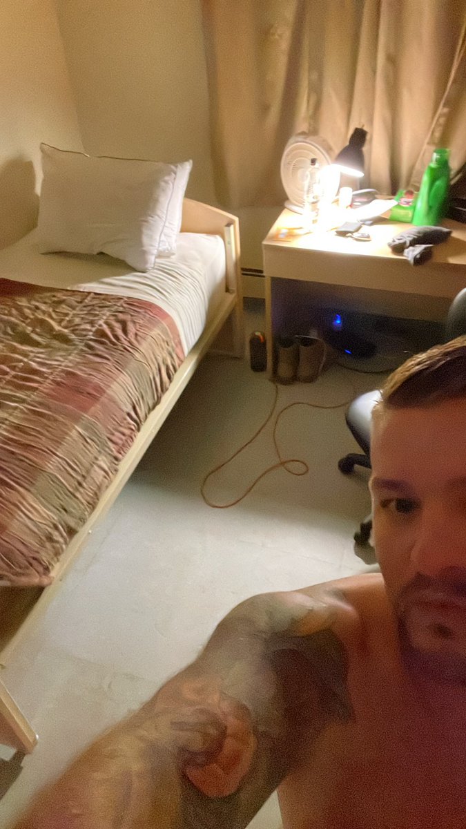 TheVexMilkman's tweet photo. Well here we go first night back on base since July 17th https://t.co/6PFUuiLGlV