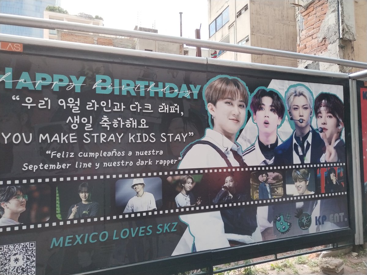 moonxthereal's tweet photo. hoy fue un gran día JAHSJA conocí a muchos stays 😭 que bonito todo lloro, gracias @skzinfoesp por el bonito proyecto #SKZBDayProjectMx
#septemberline
#LoveStay https://t.co/rhzNY7q9Di