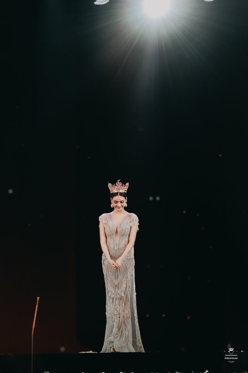 thida_hman's tweet image. My Queen 👸❤️#FarewellENGFAmahanakhon #อิงฟ้ามหาชน #อิงล็อต