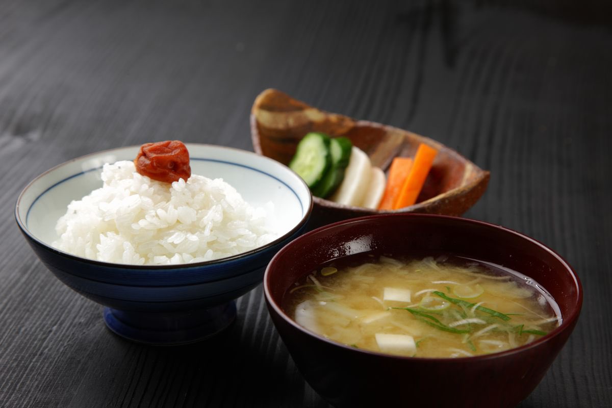 世間一般がイメージする 質素な食事 と リアルな 質素な食事 の差がエグい ほんとこれ スティックパンが最強 Togetter