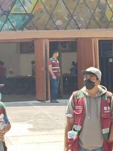 ercel1975's tweet photo. @Inteligente001 Hace un par de meses en la iglesia de Santa Mónica en la colonia Del Valle ocurrió esto, para intimidar a los feligreses y durante la misa de domingo. https://t.co/JQBvJ24sph