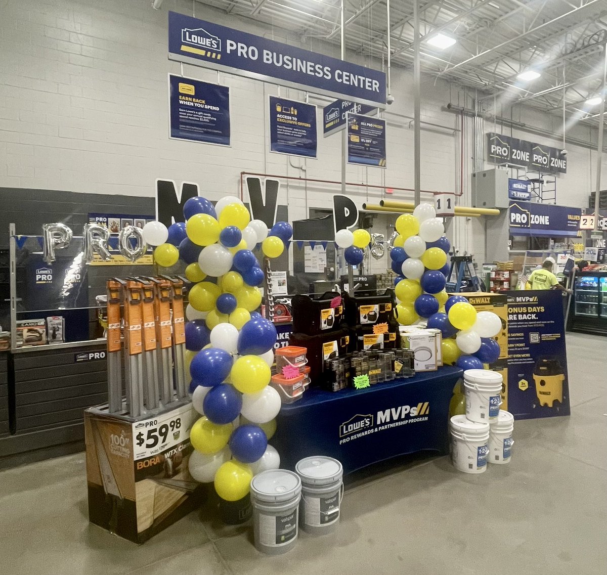 Debra Skandalos tweet media