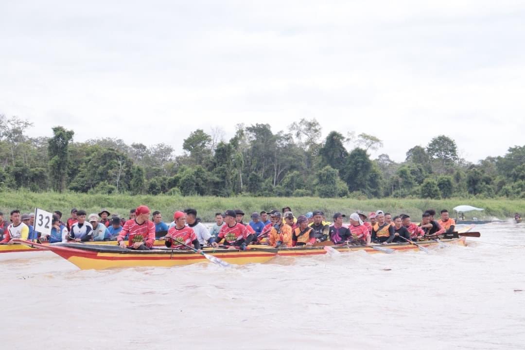ybkarimhamzah's tweet photo. Congrats to winners of this year’s Pesta #Benak #Regatta in #Simanggang Stiff competition among #paddlers who vied for top honours. It’s great to see local folks in Sri Aman & its vicinities converging here after a 4 yr hiatus @JapenSarawak @bernamadotcom @rtm_swk @SarawakTravel https://t.co/XeB3KwrF2L