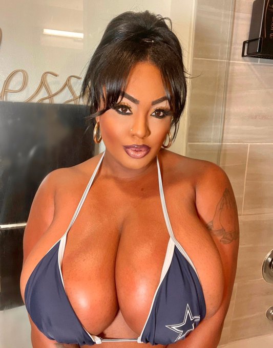 Wanna stay in and watch Football 🏈? 😉 https://t.co/7JOFra1Jqo #dallas #dallastexas #dallascowboys #cowboysnation<a href="/tag/dallas"class="tags"><span>#dallas</span></a><a href="/tag/nfl"class="tags"><span>#nfl</span></a><a href="/tag/football"class="tags"><span>#football</span></a><a href="/tag/cowboysnation"class="tags"><span>#cowboysnation</span></a><a href="/tag/dallascowboys"class="tags"><span>#dallascowboys</span></a>